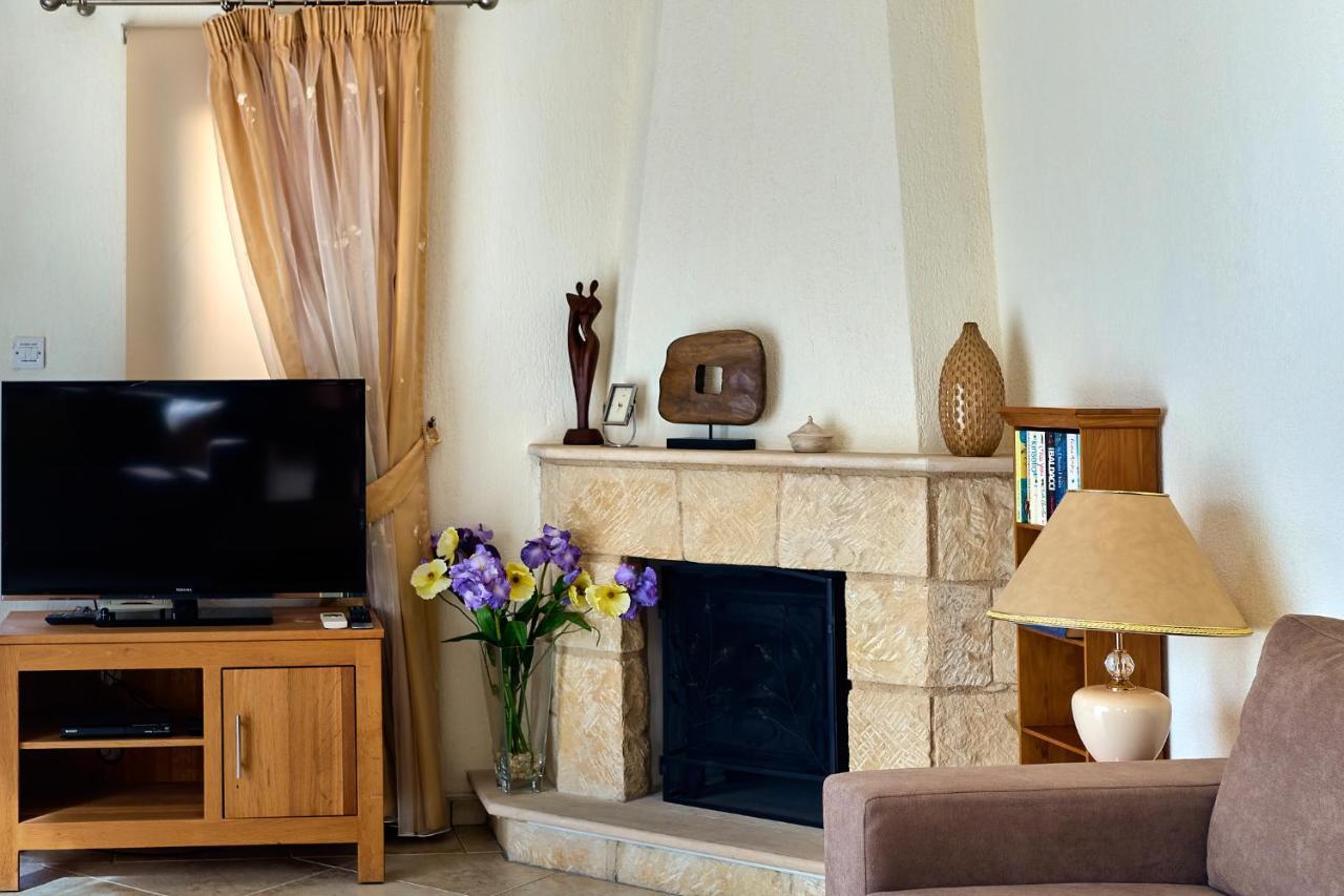 Villa Camelot By Ezoria Villas Coral Bay Zewnętrze zdjęcie