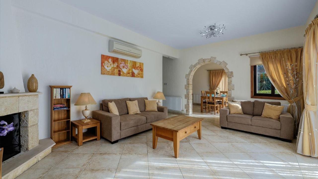 Villa Camelot By Ezoria Villas Coral Bay Zewnętrze zdjęcie