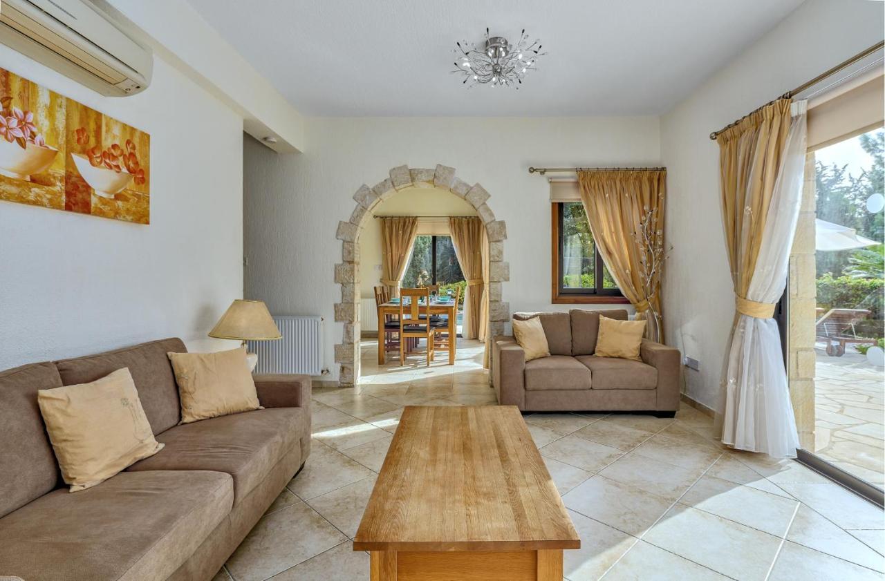 Villa Camelot By Ezoria Villas Coral Bay Zewnętrze zdjęcie