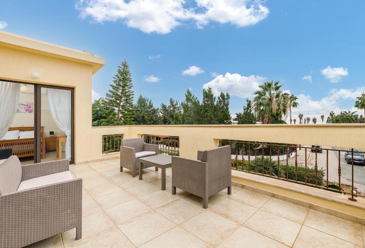Villa Camelot By Ezoria Villas Coral Bay Zewnętrze zdjęcie
