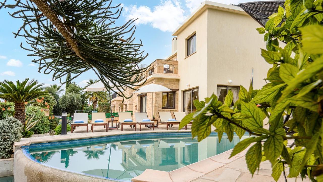 Villa Camelot By Ezoria Villas Coral Bay Zewnętrze zdjęcie