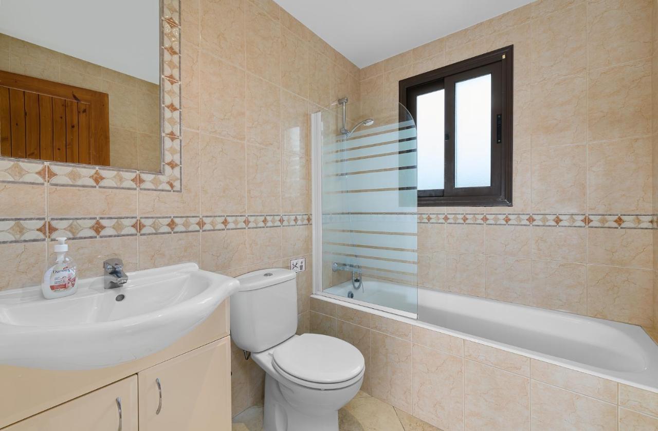 Villa Camelot By Ezoria Villas Coral Bay Zewnętrze zdjęcie