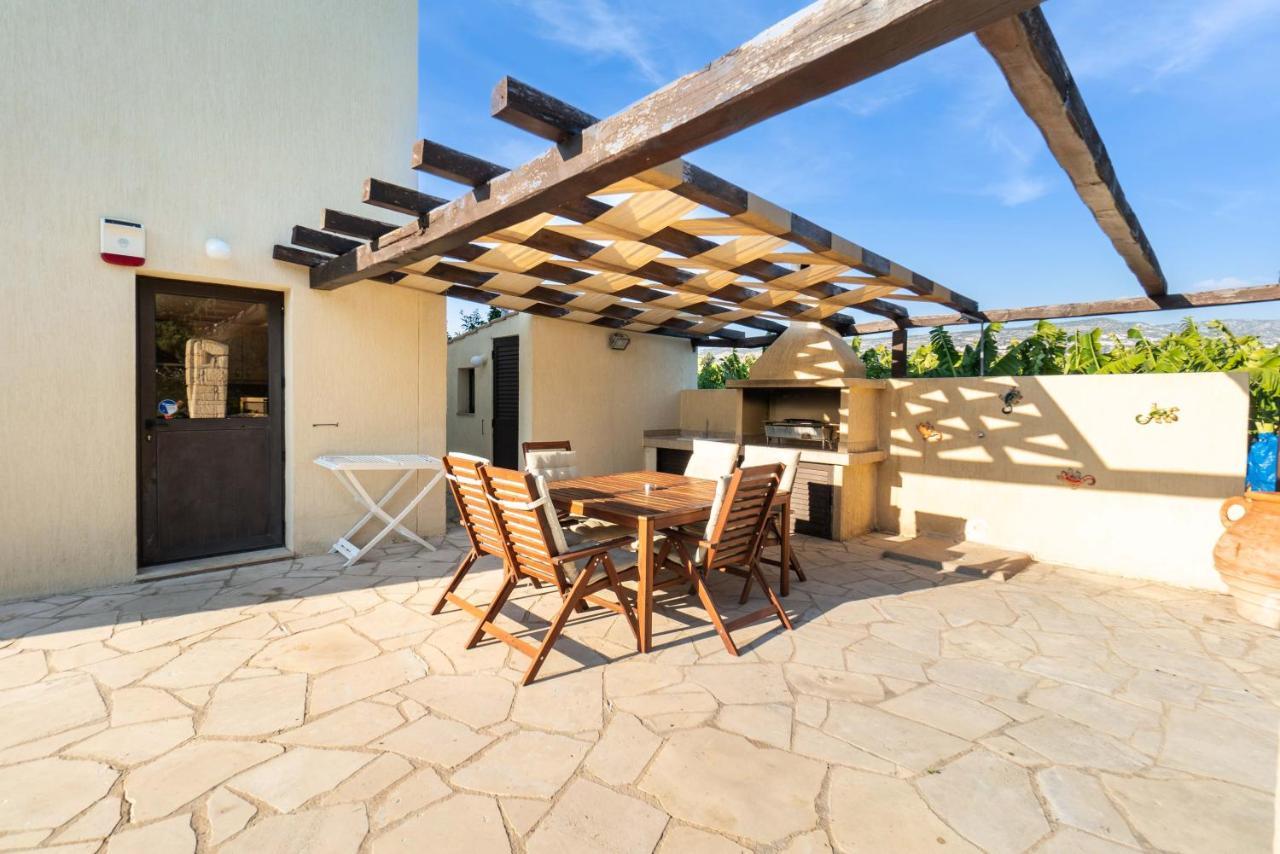 Villa Camelot By Ezoria Villas Coral Bay Zewnętrze zdjęcie